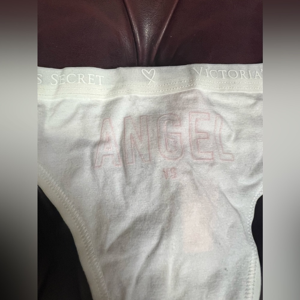 Victoria’s Secret Thong Underwear New With Tags - Picture 2 of 4